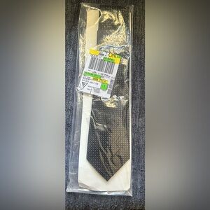 Haggar Black blue and white Dotted Tie. NWT.